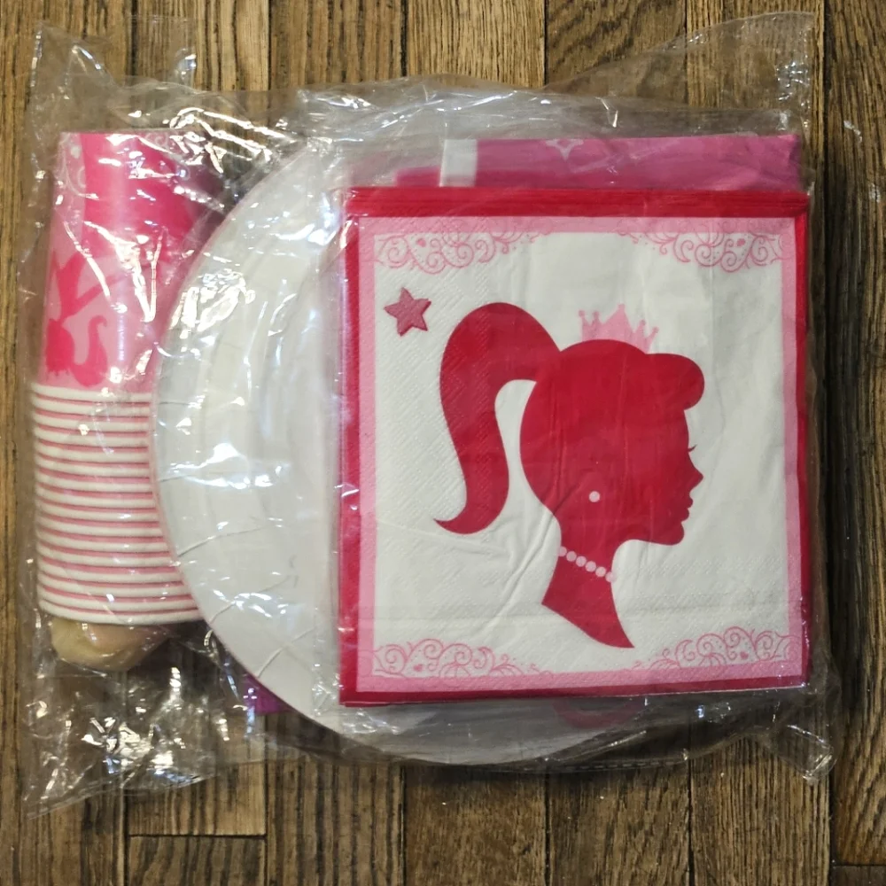 NIB Pink Princess Party Supplies Set